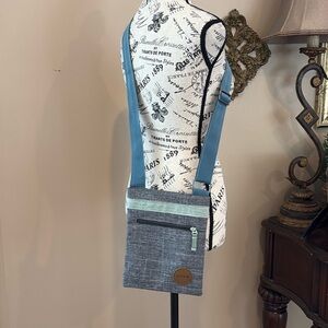 DAKINE crossbody gray blue adjustable strap lightweight small